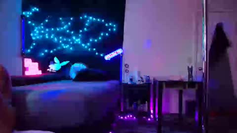 Eetantungfuk Mias online show from 8, 2, 2025