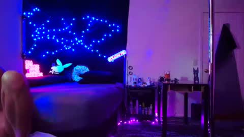 Eetantungfuk Mias online show from 8, 2, 2025