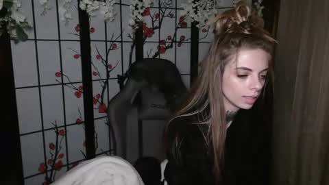 K8X4U LOVE ME online show from 11, 2, 2025