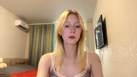 Snapshot of kacicasal chatting on 5, 7, 2026 Mia 1st day here online show from 5, 7, 2026
