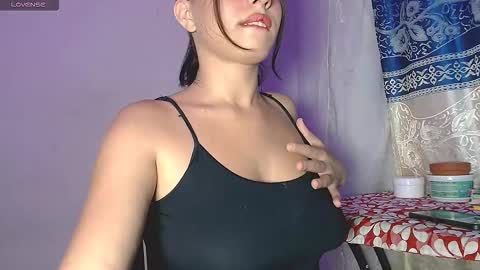 Snapshot of kade_01 chatting on 2, 10, 2025 Kade Anne online show from 2, 10, 2025