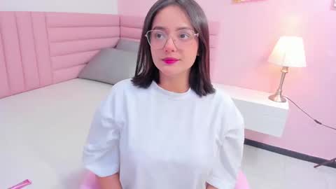 Kyelie online show from 15, 10, 2025