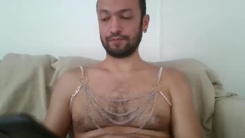 Snapshot of kahramantik chatting on 4, 3, 2025 Turkish boy33 online show from 4, 3, 2025