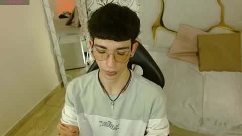 kai_tay1 online show from 22, 4, 2026