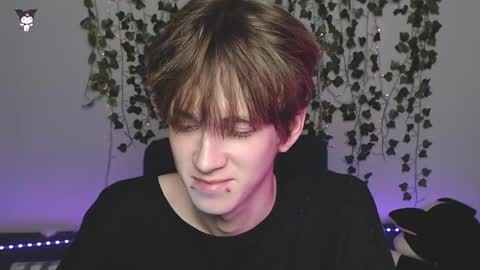 slutkai online show from 8, 11, 2025