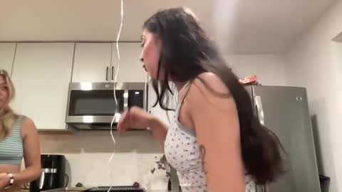 Kaitlyn Beckham online show from 17, 9, 2025