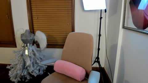 Kaiya    online show from 8, 12, 2024