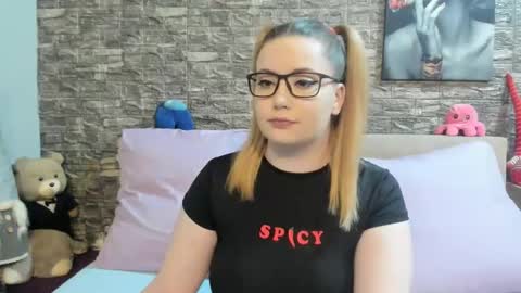 Snapshot of kalindahot chatting on 31, 5, 2026 kalindahot online show from 31, 5, 2026