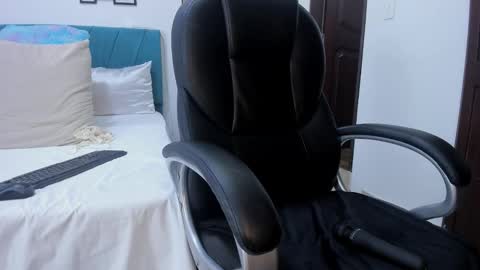 Snapshot of kam_lopez chatting on 25, 10, 2025 Kamilalopez online show from 25, 10, 2025