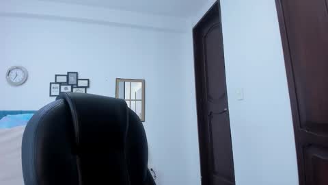 Snapshot of kam_lopez chatting on 1, 2, 2026 Kamilalopez online show from 1, 2, 2026