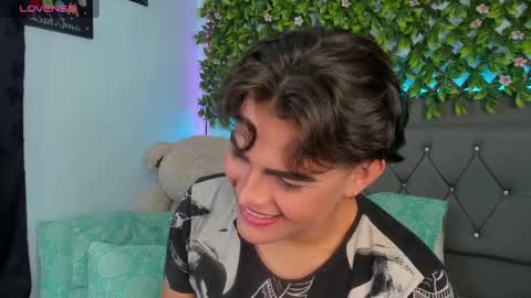 camilo  independent model online show from 25, 1, 2025