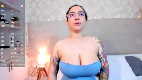 Kamila Betancourt online show from 15, 10, 2025