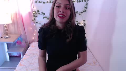 Snapshot of kamilew chatting on 18, 9, 2025 kamilew online show from 18, 9, 2025
