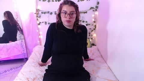 Snapshot of kamilew chatting on 3, 10, 2025 kamilew online show from 3, 10, 2025