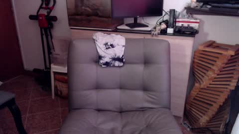 Snapshot of kamillaxx chatting on 10, 9, 2025 Kamila online show from 10, 9, 2025
