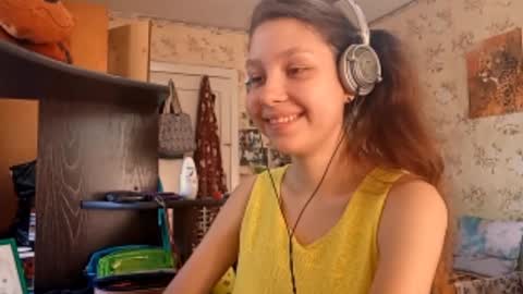 Mari  Simmons online show from 26, 9, 2025