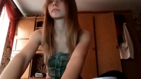 Snapshot of karaescorcia chatting on 24, 11, 2025 Ria online show from 24, 11, 2025