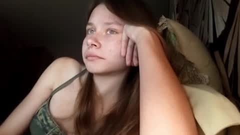 Snapshot of karaescorcia chatting on 28, 11, 2025 Ria online show from 28, 11, 2025