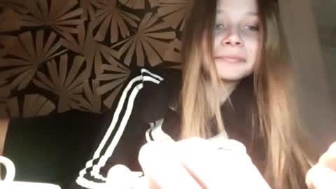 Snapshot of karaescorcia chatting on 2, 12, 2025 Ria online show from 2, 12, 2025