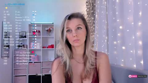 Snapshot of karamelsw chatting on 25, 1, 2025 Julia online show from 25, 1, 2025