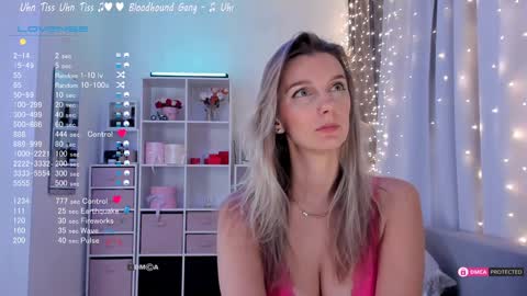 Snapshot of karamelsw chatting on 31, 1, 2025 Julia online show from 31, 1, 2025