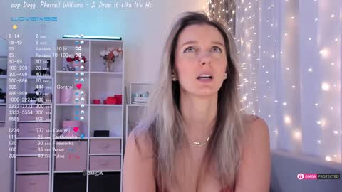 Snapshot of karamelsw chatting on 5, 2, 2025 Julia online show from 5, 2, 2025