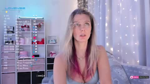 Snapshot of karamelsw chatting on 18, 2, 2025 Julia online show from 18, 2, 2025