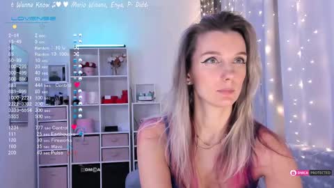 Snapshot of karamelsw chatting on 22, 2, 2025 Julia online show from 22, 2, 2025