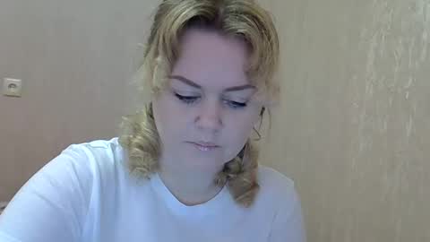 karennelsonx online show from 26, 2, 2025