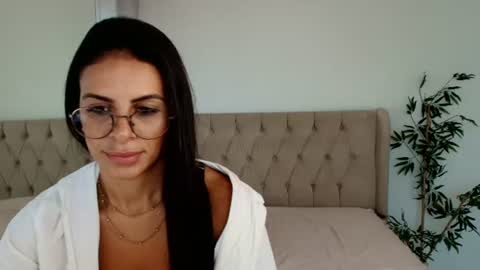 kari_brooks online show from 9, 7, 2026