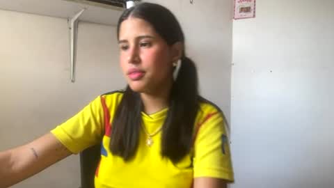 Snapshot of kariina_candy chatting on 21, 6, 2026 kariina candy and fox online show from 21, 6, 2026