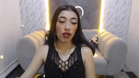 Snapshot of karime_b_ chatting on 18, 10, 2025 karime_b_ online show from 18, 10, 2025