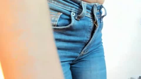 karina online show from 21, 1, 2025