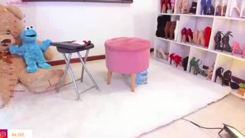 Karina  online show from 8, 10, 2025