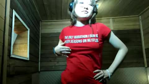 Snapshot of karindesisto chatting on 29, 11, 2025 Elisa online show from 29, 11, 2025