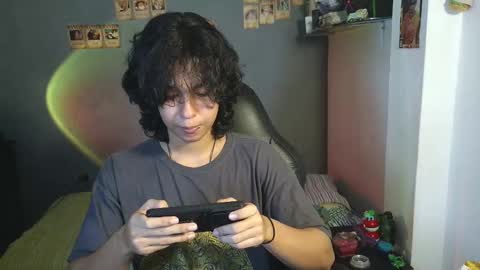 Snapshot of kariozzz chatting on 24, 2, 2025 call me kai 3 online show from 24, 2, 2025