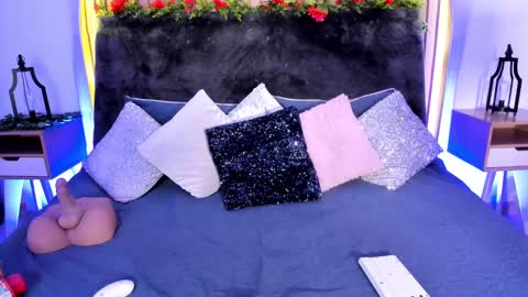 Karla Gonzaless online show from 5, 2, 2025