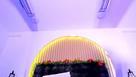 Karla Gonzaless online show from 4, 3, 2025