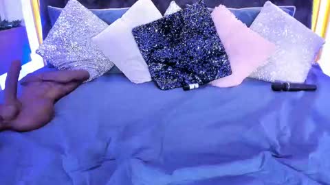 Karla Gonzaless online show from 25, 9, 2025