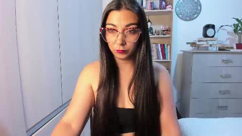 Snapshot of karla_hernandez chatting on 25, 6, 2026 Karla online show from 25, 6, 2026