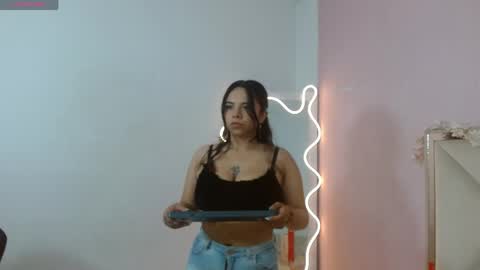 Snapshot of karla_tay1 chatting on 6, 5, 2026 karla_tay1 online show from 6, 5, 2026