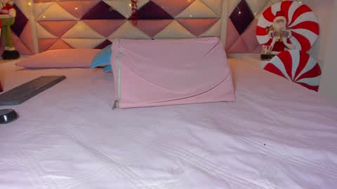 karolina  online show from 28, 12, 2024