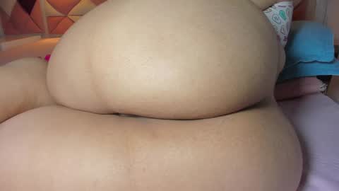 karolina  online show from 8, 1, 2025