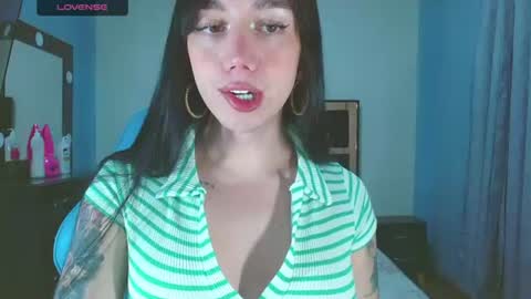 Snapshot of karla_zambrano chatting on 7, 7, 2026 karla online show from 7, 7, 2026