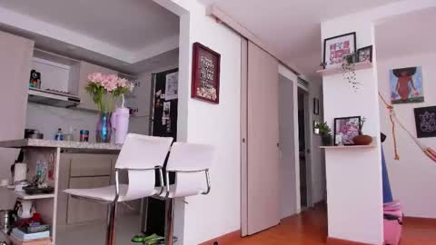 Karlye online show from 4, 12, 2025