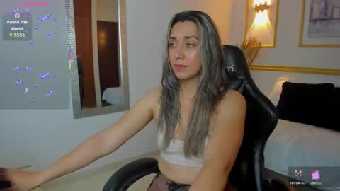 karlyy_ online show from 5, 12, 2025