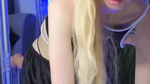 Snapshot of karmaarms chatting on 13, 6, 2026 Julia online show from 13, 6, 2026