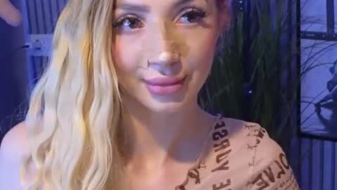 Snapshot of karmaarms chatting on 29, 6, 2026 Julia online show from 29, 6, 2026