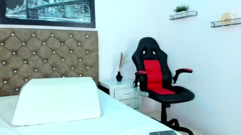 Snapshot of karol_deny chatting on 4, 6, 2026 Karol D online show from 4, 6, 2026