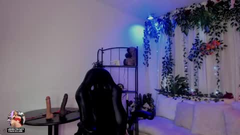 Snapshot of karol_elegance_ chatting on 30, 4, 2026 karol online show from 30, 4, 2026